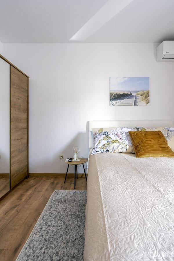 Alto 1 Studio Apartment Rovinj Exterior photo